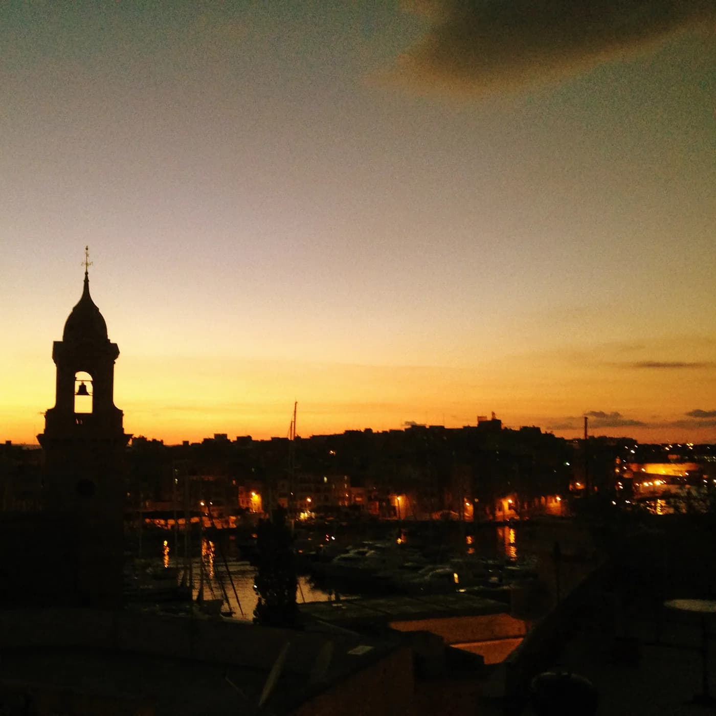 Valletta lúc hoàng hôn